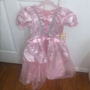 Pink cute Halloween costume Pink princess costume ages 3+ youth